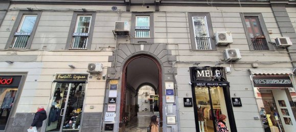 4 bedrooms Apartment in Naples, Italy No. 320409 3