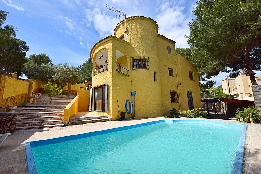 6 bedrooms Villa in Villamartin, Spain No. 14575