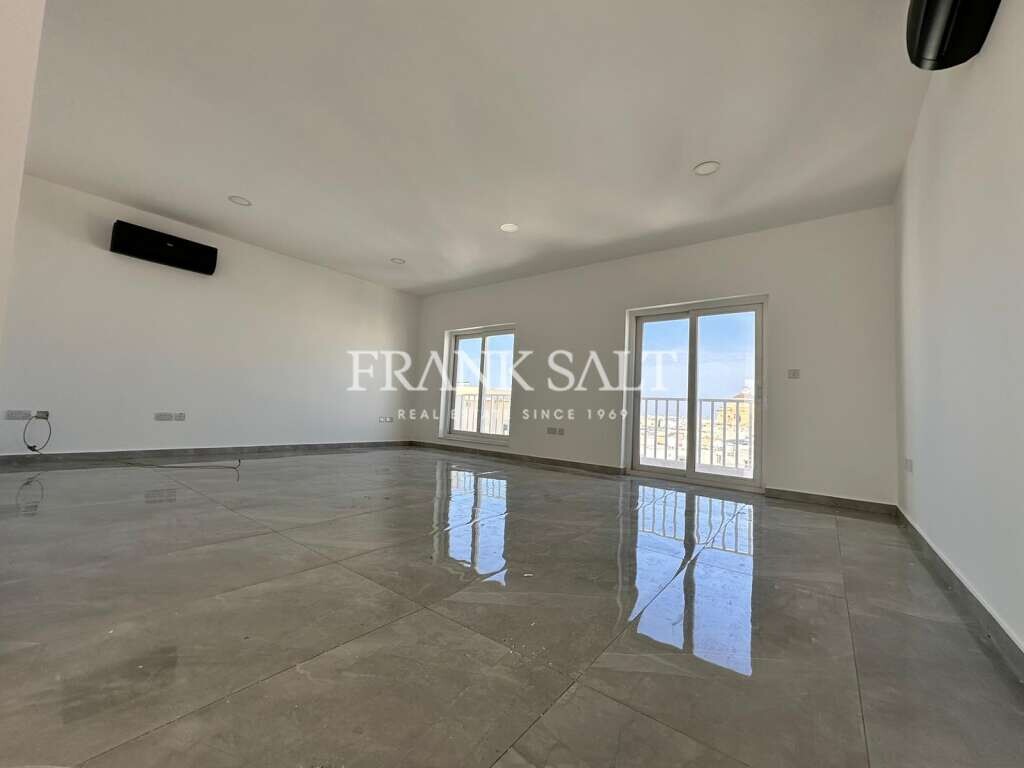 Oficina en Mosta, Malta No. 12445