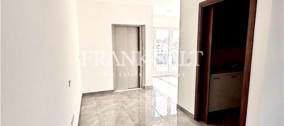 Oficina en Mosta, Malta No. 12445 4