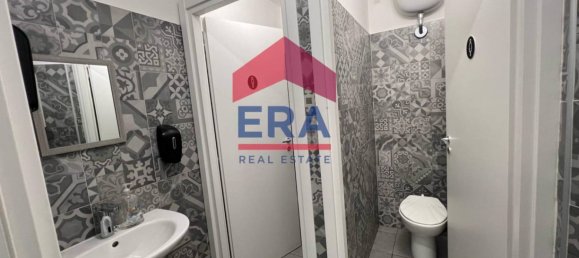 2 rooms Commercial property in Rome, Italy No. 218989 16