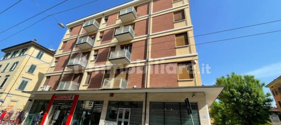 2 Schlafzimmer Wohnung in Bologna, Italy, Nr. 34465 2