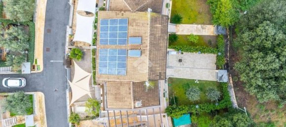 3 bedrooms Villa in Rome, Italy No. 48579 2