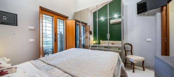 3 bedrooms Villa in Rome, Italy No. 48579 20