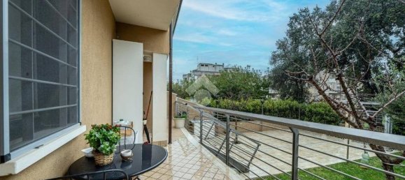 3 bedrooms Villa in Rome, Italy No. 48579 6