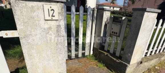 2 bedrooms Villa in Sannazzaro de' Burgondi, Italy No. 18961 4