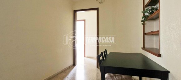 3 rooms Apartment in Rome, Italy No. 40229 5