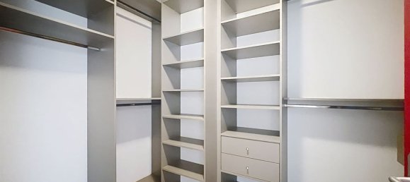 4 Schlafzimmer Wohnung in Reims, France, Nr. 72117 11