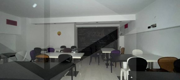 5غرفة عقار تجاري في Molfetta, Italy رقم 24774 4