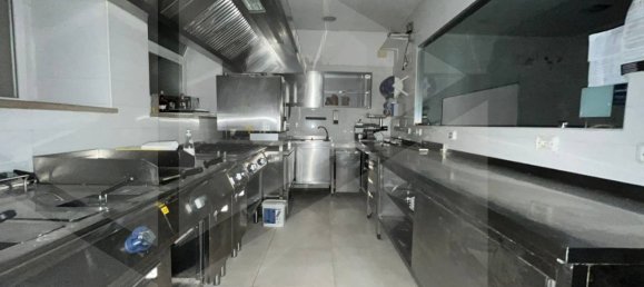 5غرفة عقار تجاري في Molfetta, Italy رقم 24774 53