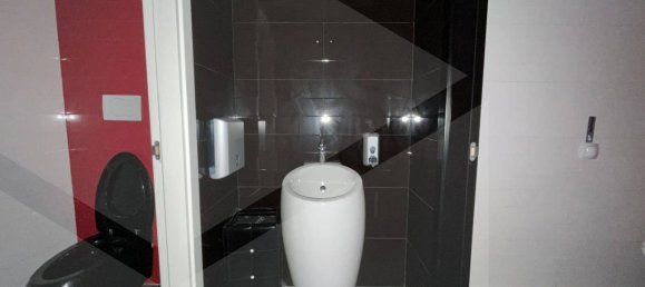 5غرفة عقار تجاري في Molfetta, Italy رقم 24774 50