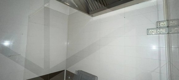 5غرفة عقار تجاري في Molfetta, Italy رقم 24774 24