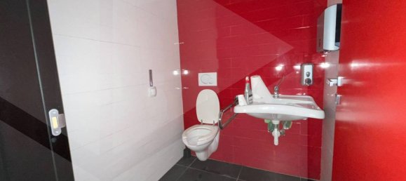 5غرفة عقار تجاري في Molfetta, Italy رقم 24774 36