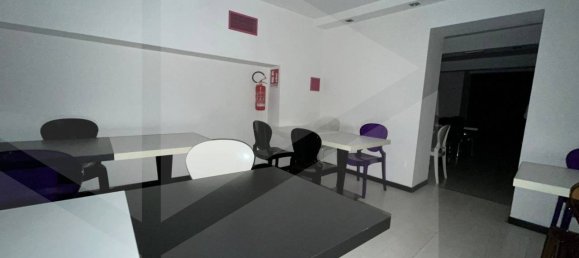 5غرفة عقار تجاري في Molfetta, Italy رقم 24774 3