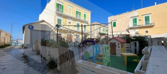 5غرفة عقار تجاري في Molfetta, Italy رقم 24774 10