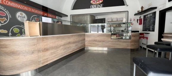 5غرفة عقار تجاري في Molfetta, Italy رقم 24774 31