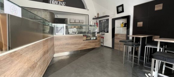 5غرفة عقار تجاري في Molfetta, Italy رقم 24774 23