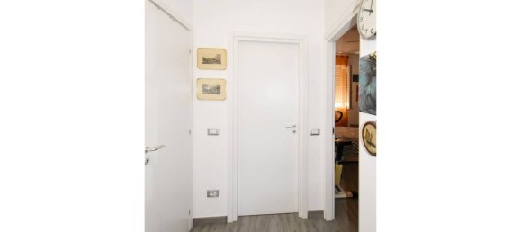 3 bedrooms Apartment in Milan, Italy No. 258194 11