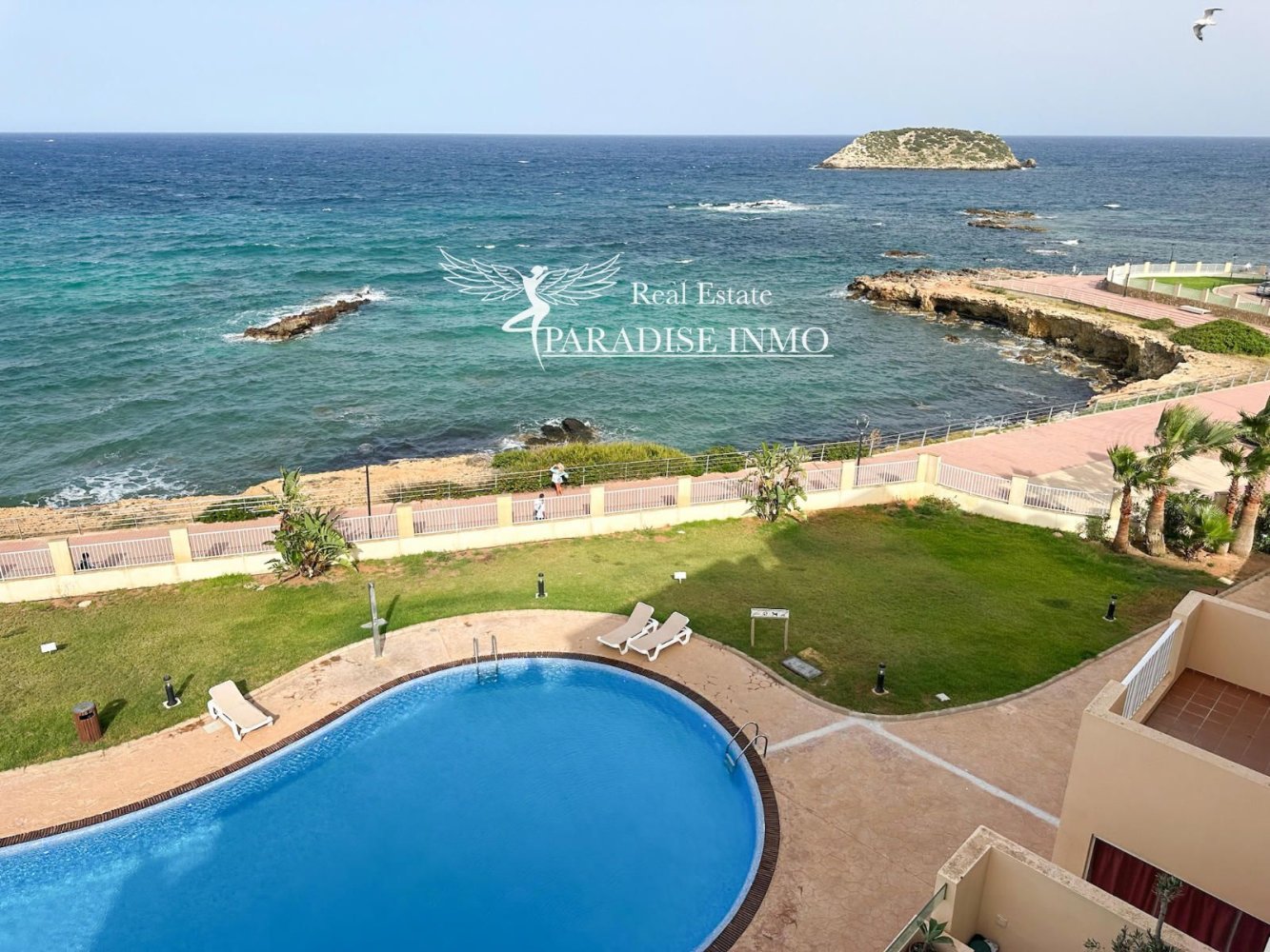 Penthouse T1 em Santa Eulalia Del Rio, Spain N.º 14047
