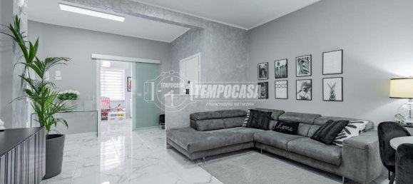 3 rooms Apartment in Fiumicino, Italy No. 35652 3