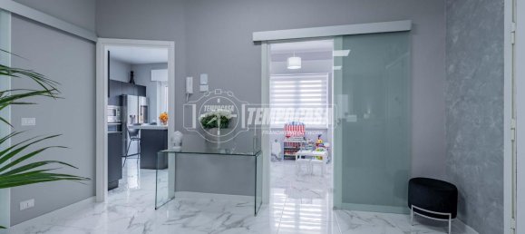 3 rooms Apartment in Fiumicino, Italy No. 35652 12