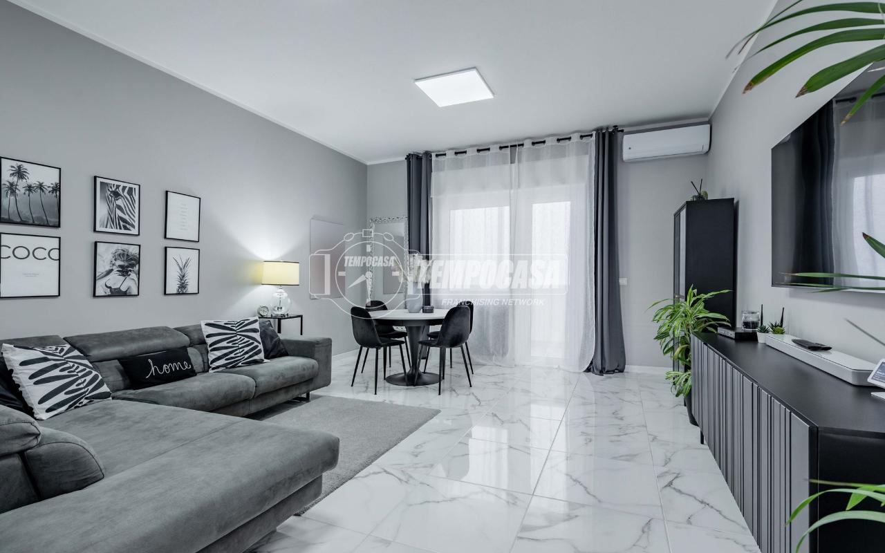 3 rooms Apartment in Fiumicino, Italy No. 35652