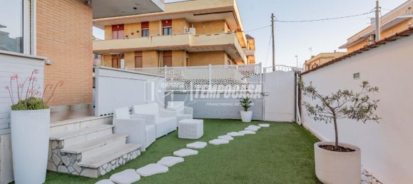 3 rooms Apartment in Fiumicino, Italy No. 35652 55