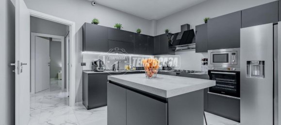 3 rooms Apartment in Fiumicino, Italy No. 35652 11