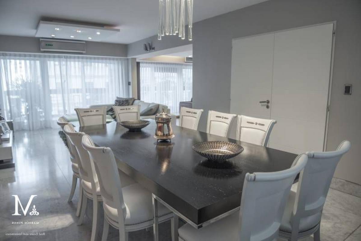 4 bedrooms Apartment in Buenos Aires, Argentina No. 93256