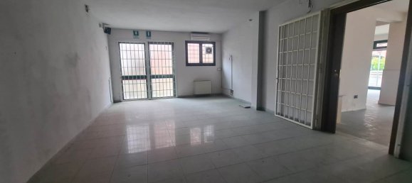 Propriété commerciale à Vigonza, Italy 175m² No. 334261 8