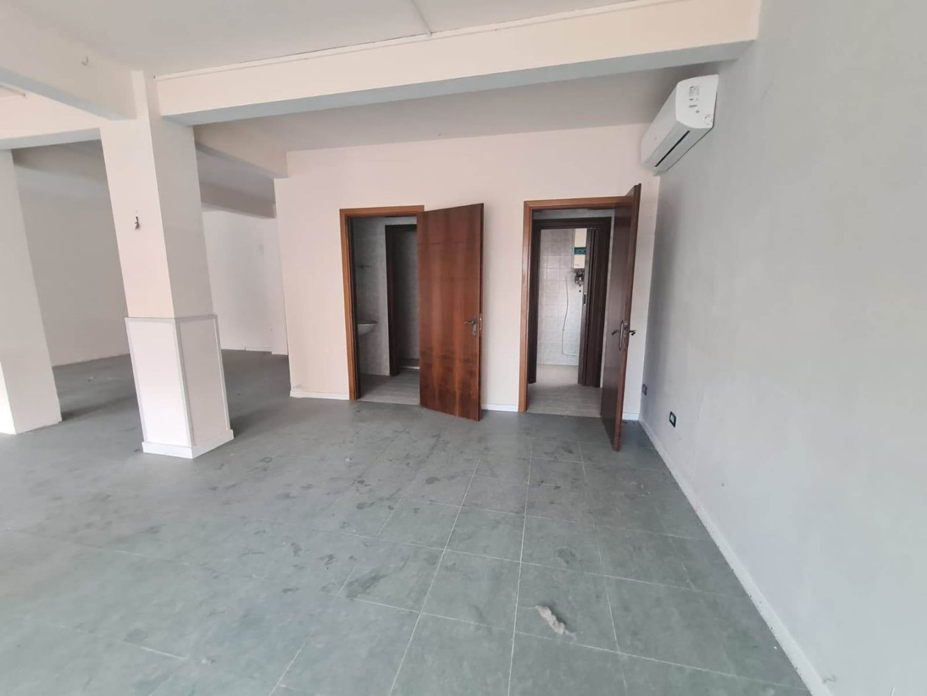 Propriété commerciale à Vigonza, Italy 175m² No. 334261