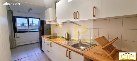 2 bedrooms Apartment in Paris, France No. 170374 10