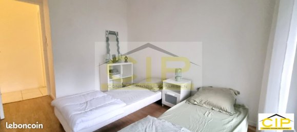 2 bedrooms Apartment in Paris, France No. 170374 18