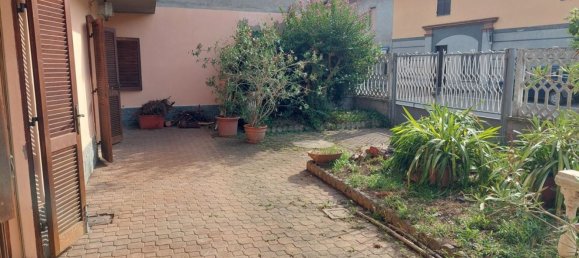 Дом с 6 спальнями в Кивассо, Италия № 372092 3