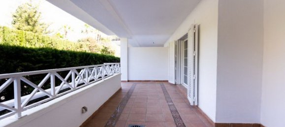 3 bedrooms Apartment in Marbella, Spain No. 102441 12