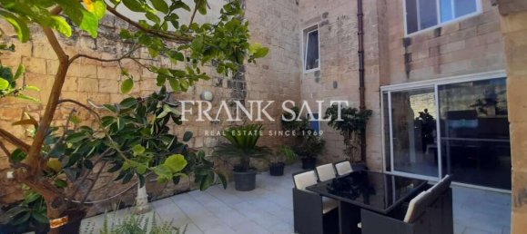 4 bedrooms House in Gharghur, Malta No. 9883 2