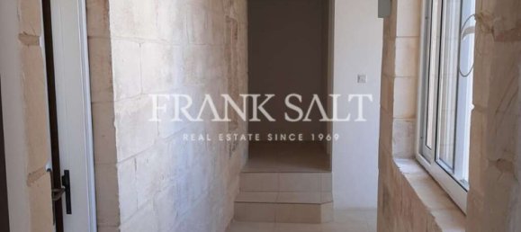 4 bedrooms House in Gharghur, Malta No. 9883 8