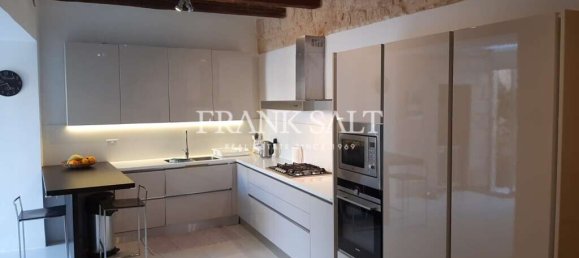 4 bedrooms House in Gharghur, Malta No. 9883 3