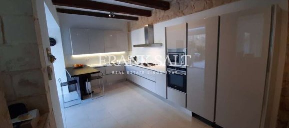 4 bedrooms House in Gharghur, Malta No. 9883 4