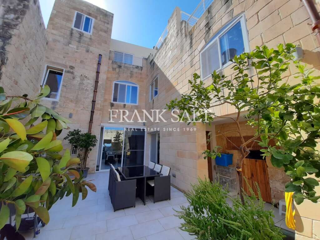 4 bedrooms House in Gharghur, Malta No. 9883