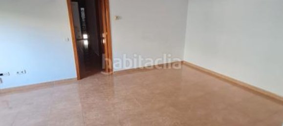 Apartamento de 3 dormitorios en Esparreguera, Spain No. 187592 3