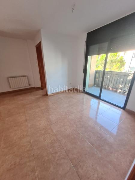 Apartamento de 3 dormitorios en Esparreguera, Spain No. 187592