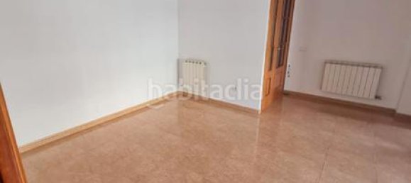 Apartamento de 3 dormitorios en Esparreguera, Spain No. 187592 4