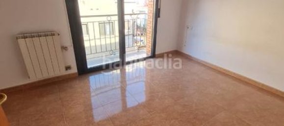 Apartamento de 3 dormitorios en Esparreguera, Spain No. 187592 5