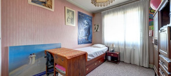 4-salle Appartement à Vénissieux, France No. 337637 9