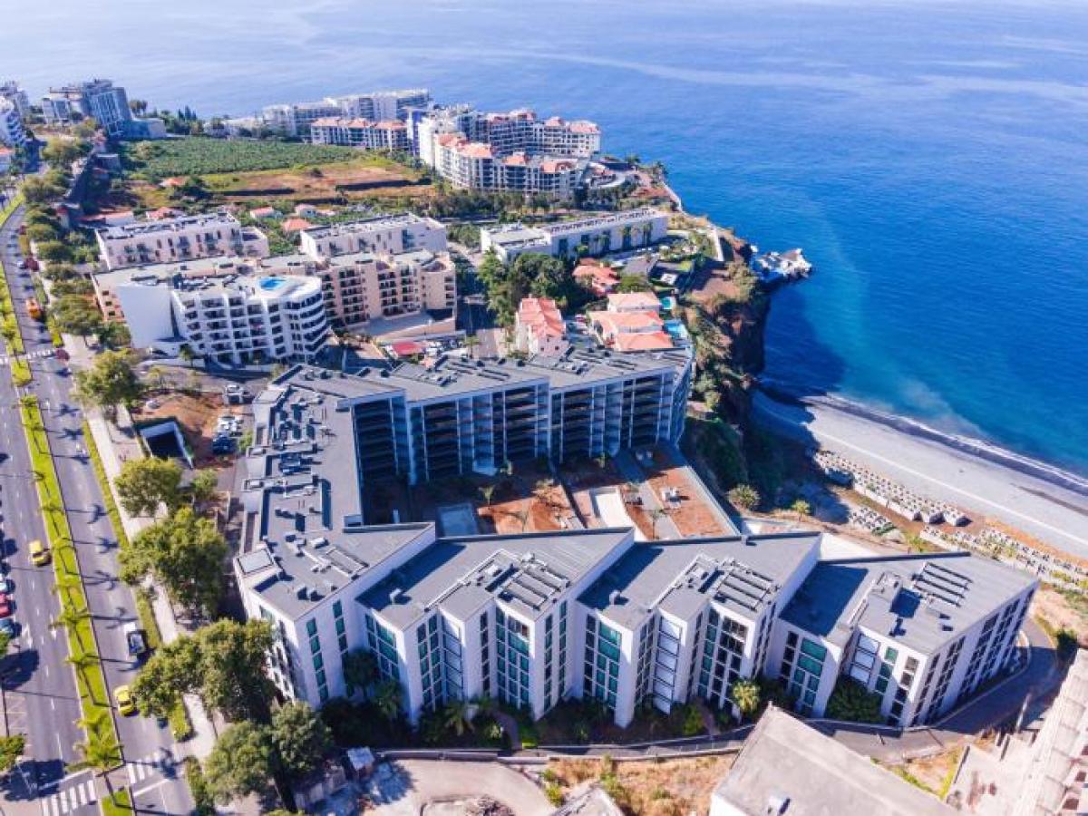 Квартира с 2 спальнями в Фуншал, Португалия № 875