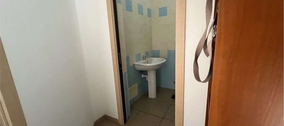 Propiedad comercial en Pinerolo, Italy 100 m² No. 137832 4