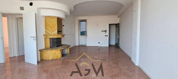 Квартира с 3 комнатами в Моццо, Италия № 25496 2