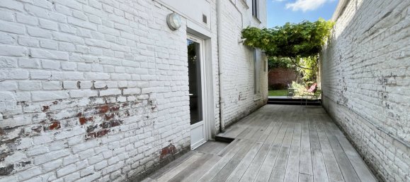 5 bedrooms House in Roubaix, France No. 256830 11