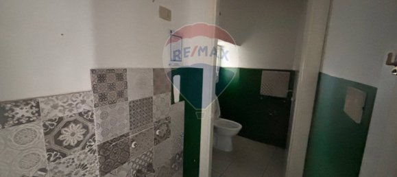 27m² Commercial property in Lanciano, Italy No. 41869 14